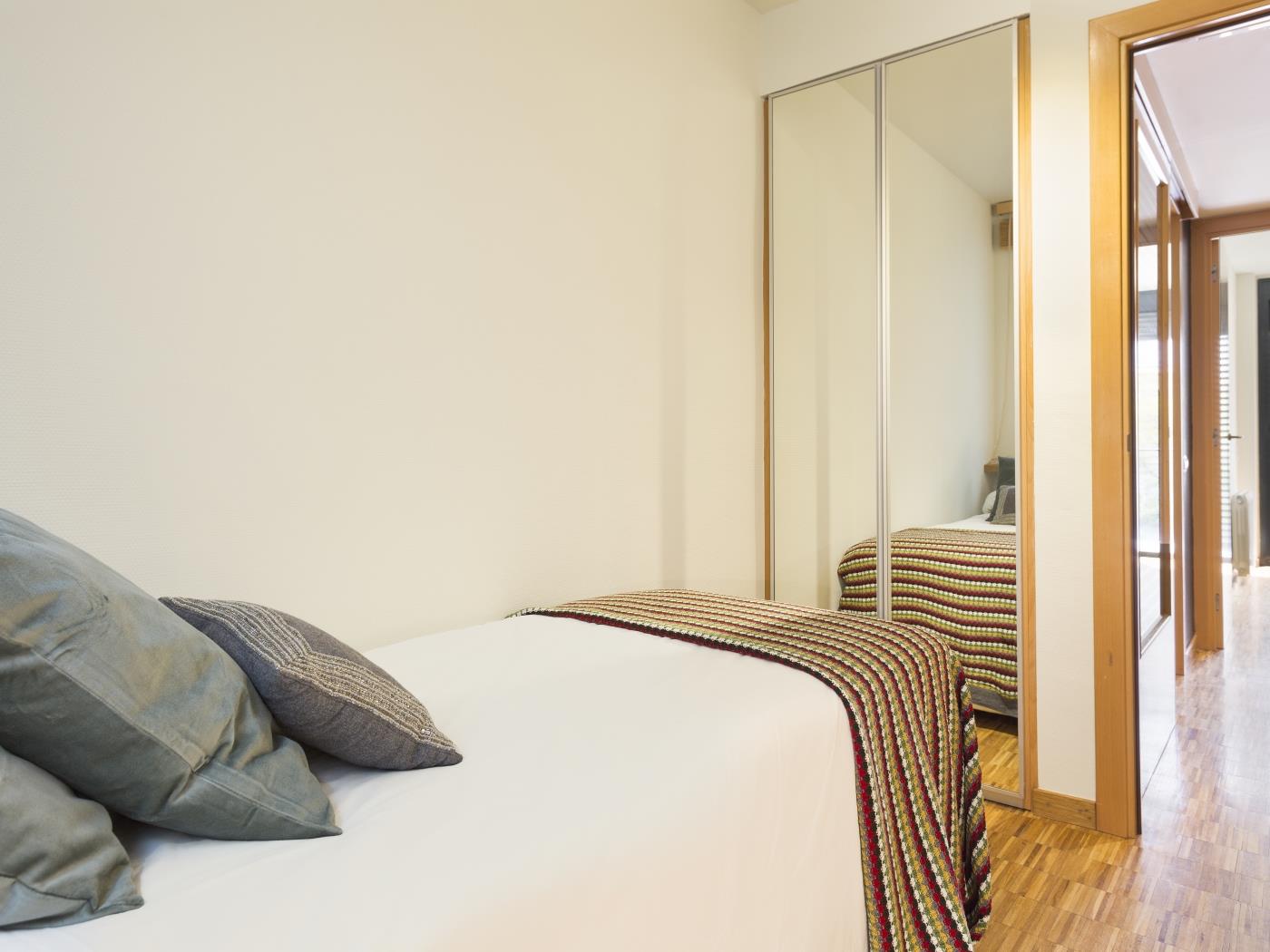 My Space Barcelona Sant Gervasi Apartment with balcony in the City Center for 6 - My Space Barcelona Apartments